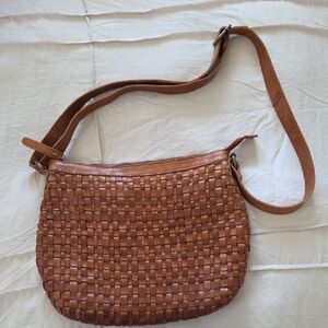 Elegant Tan Woven Shoulder Bag